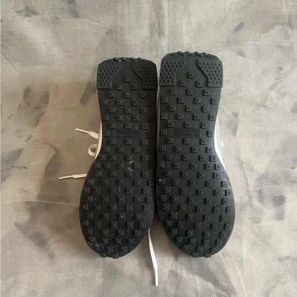 Nike Waffle Trainer 2 "White/Metallic Silver" Sneakers - Picture 10 of 10